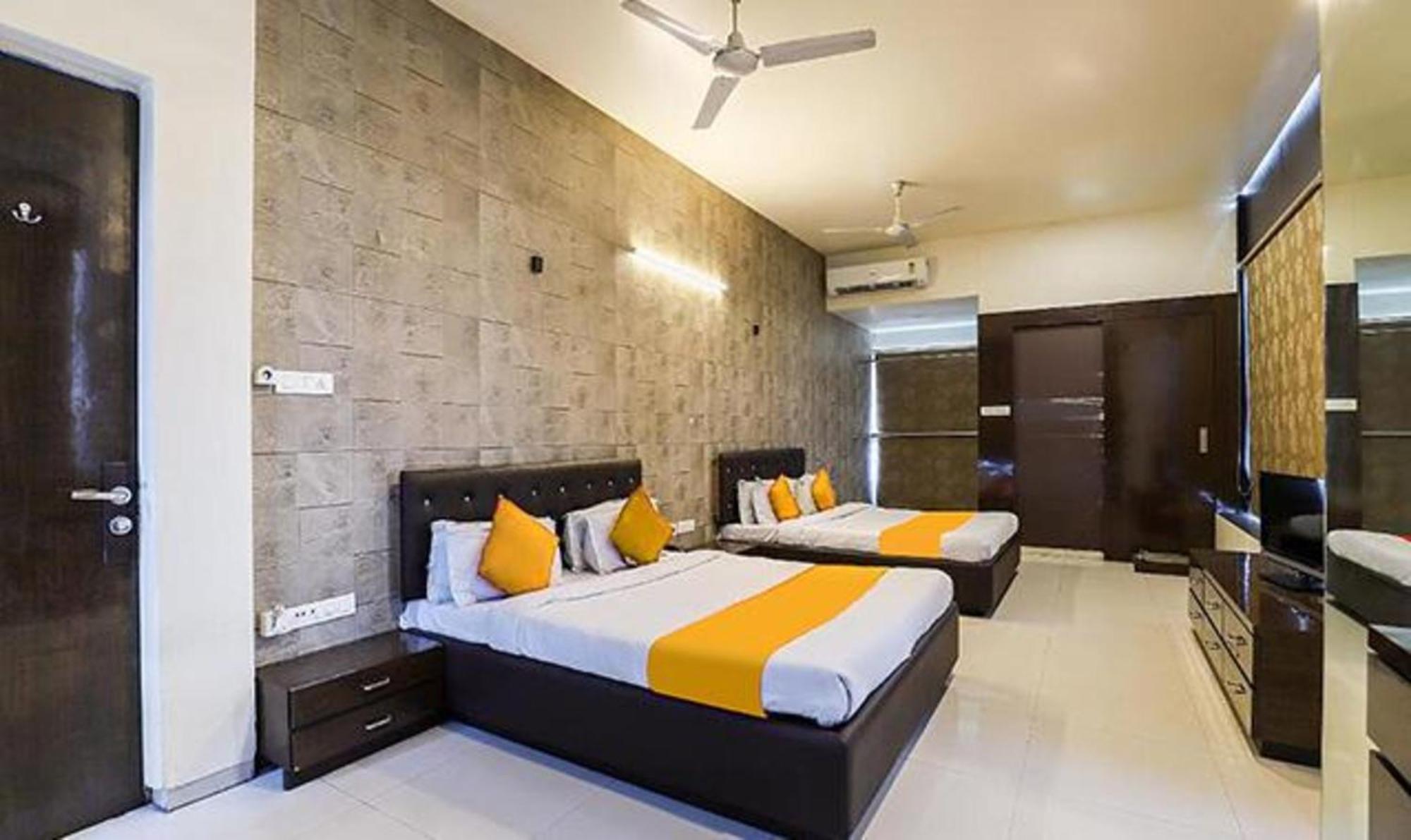 סוראט Hotel O Marigold מראה חיצוני תמונה